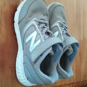 New Balance tennis shoes